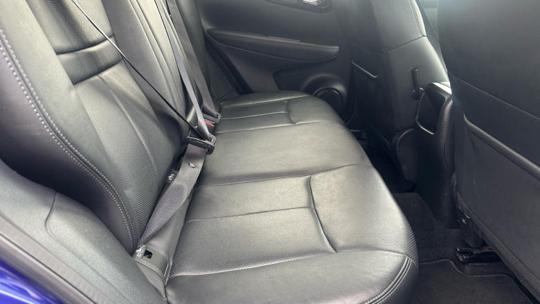 Nissan Qashqai 1.5 dCi Tekna 5dr Diesel Hatchback